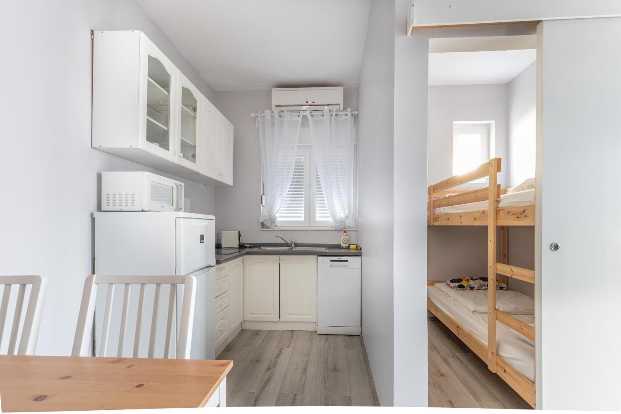 Apartmani Dina Biograd Na Moru Exteriér fotografie